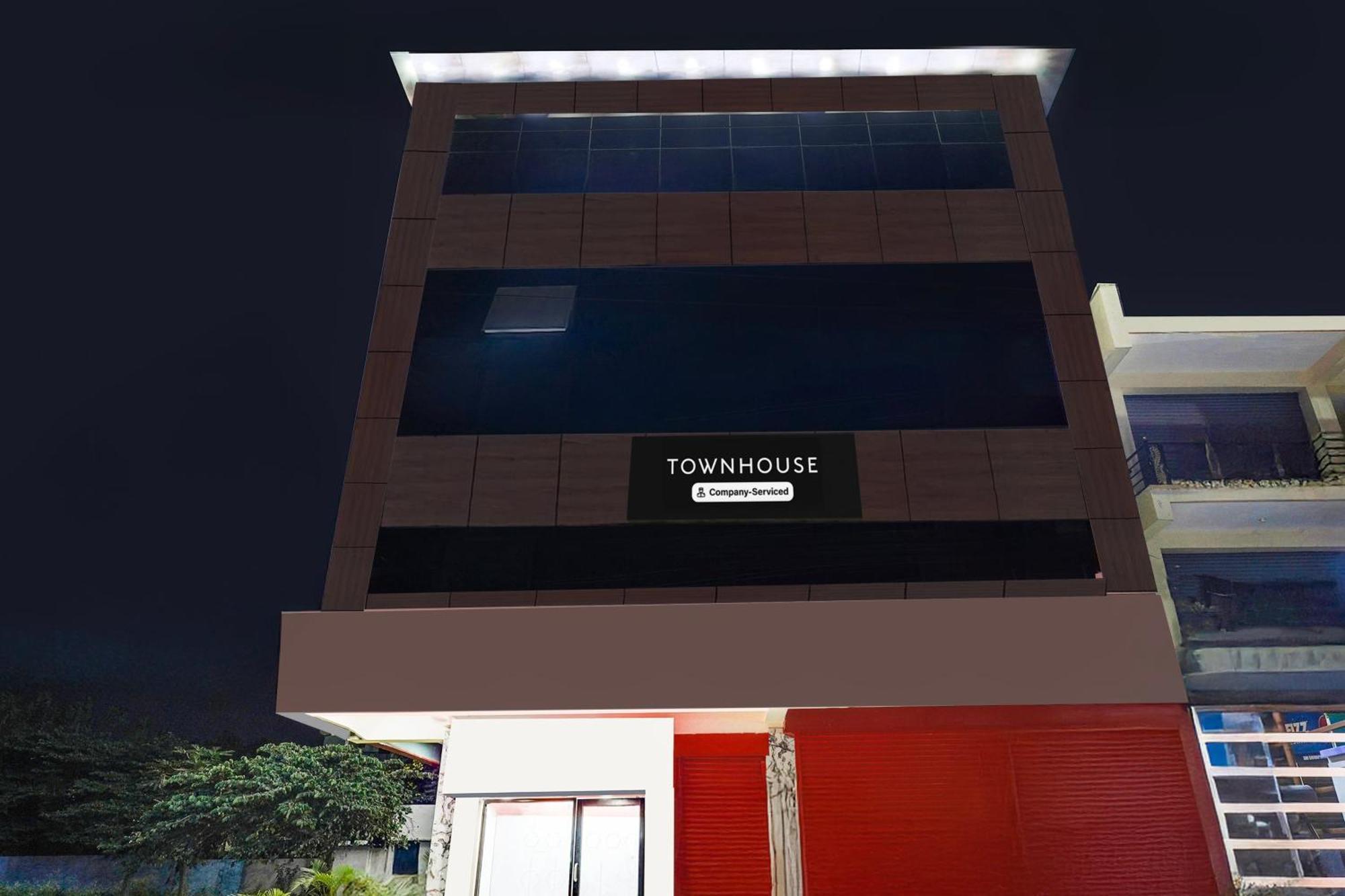 Townhouse Bidadi Formerly Royal Garuda Exterior foto